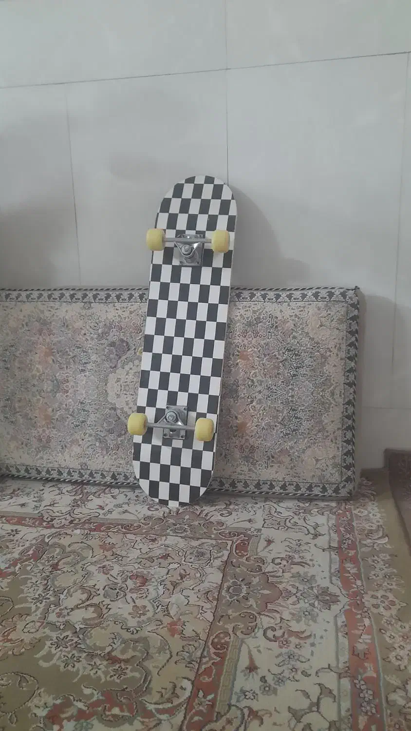 اسکیت برد طرح شطرنجی|دوچرخه، اسکیت، اسکوتر|قم, شهرک فاطمیه|دیوار