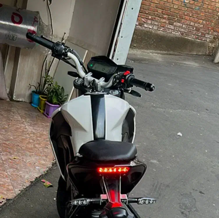 بنلی۱۸۰s تصادفی|موتورسیکلت|تبریز, |دیوار