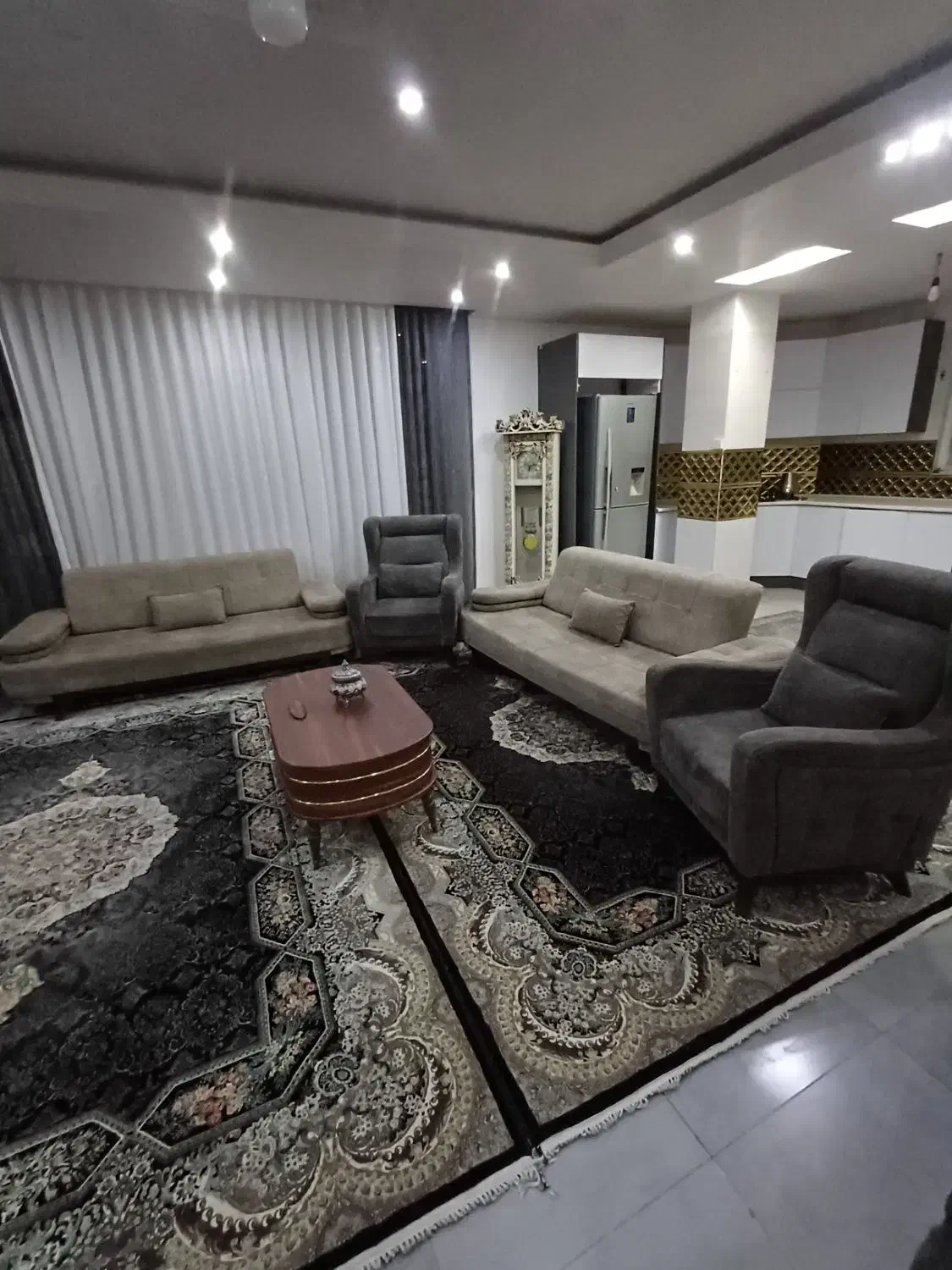 مبلمان راحتی تخت شو هشت نفره|مبلمان خانگی و میز عسلی|قرچک, میرزائی جنوبی|دیوار