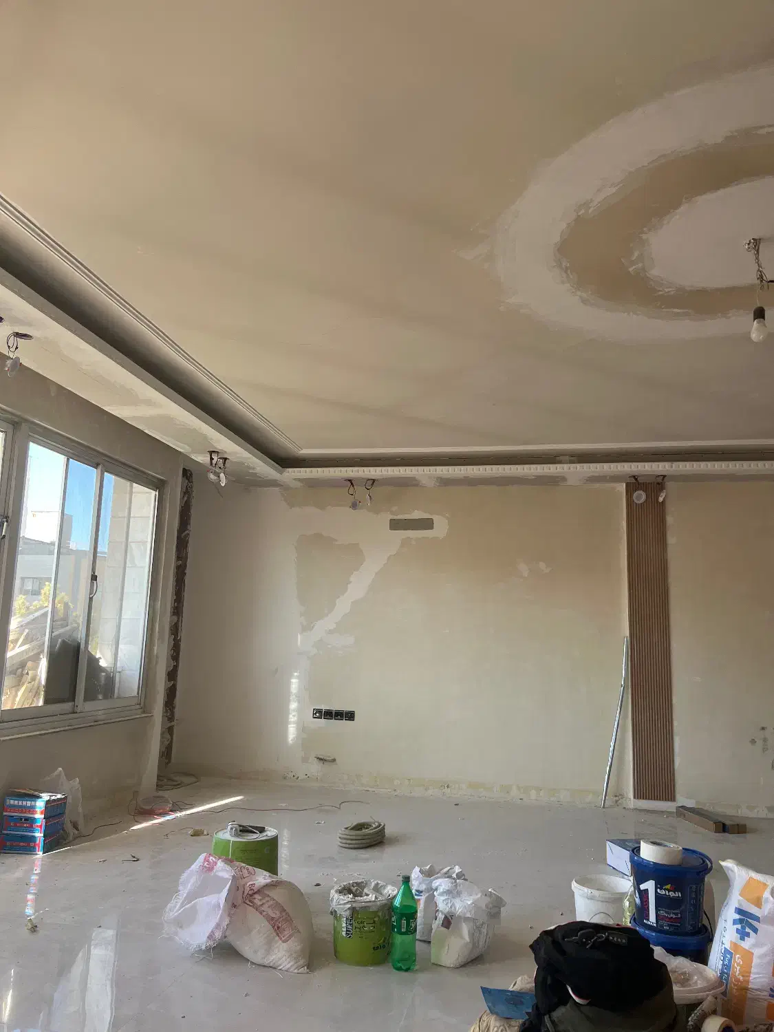 استخدام نیرو ماهر و نیمه ماهر نقاش ساختمان|استخدام معماری، عمران و ساختمانی|مشهد, رضاشهر|دیوار