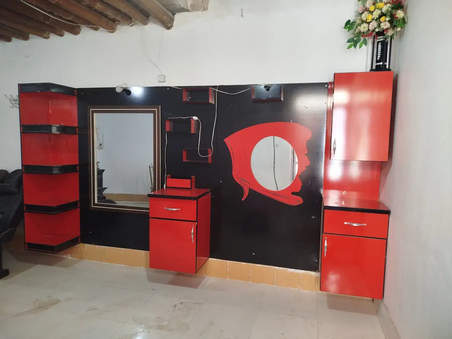 لوازم آرایشی|آرایشگاه و سالن‌های زیبایی|میاندوآب, |دیوار