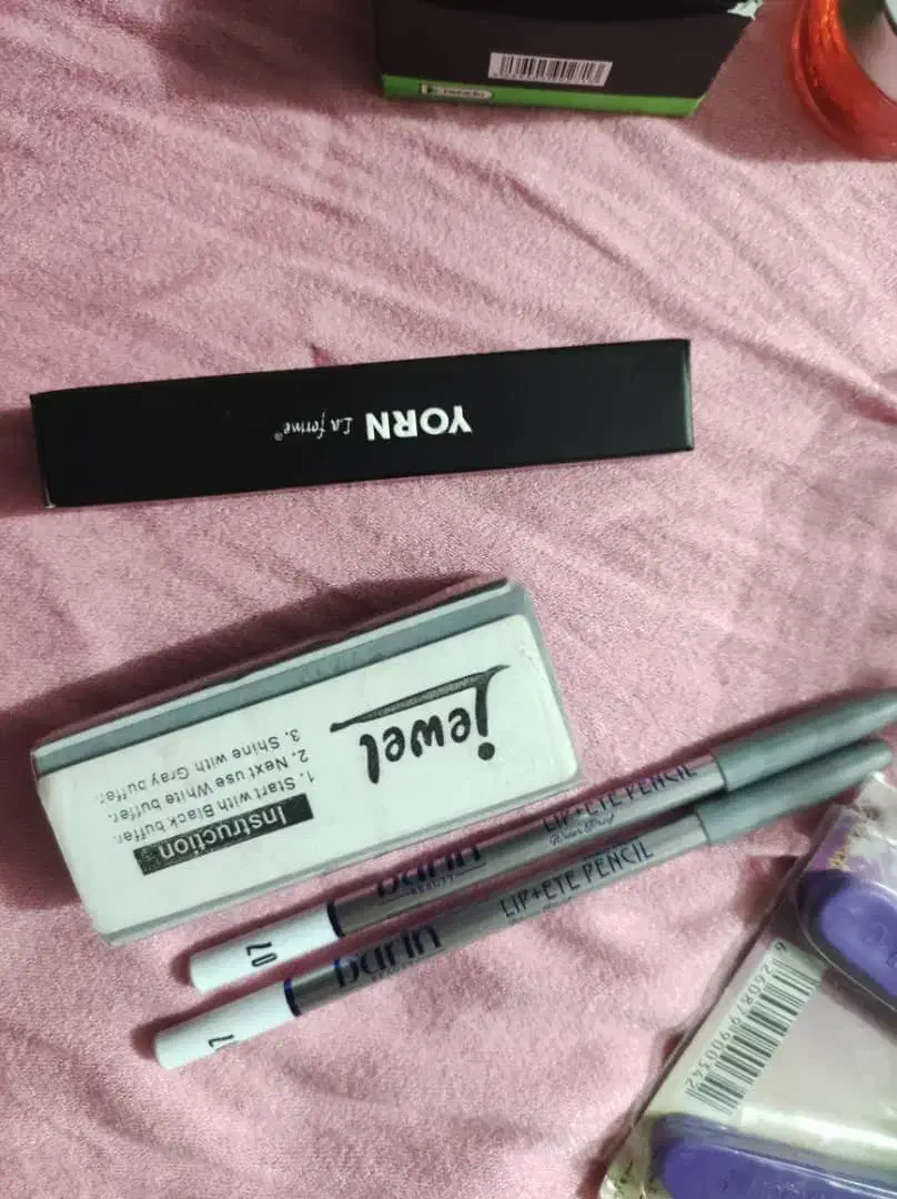 لوازم آرایش مارک خط چشم یورن بافر ناخن|آرایشی، بهداشتی، درمانی|اصفهان, سرتاوه|دیوار