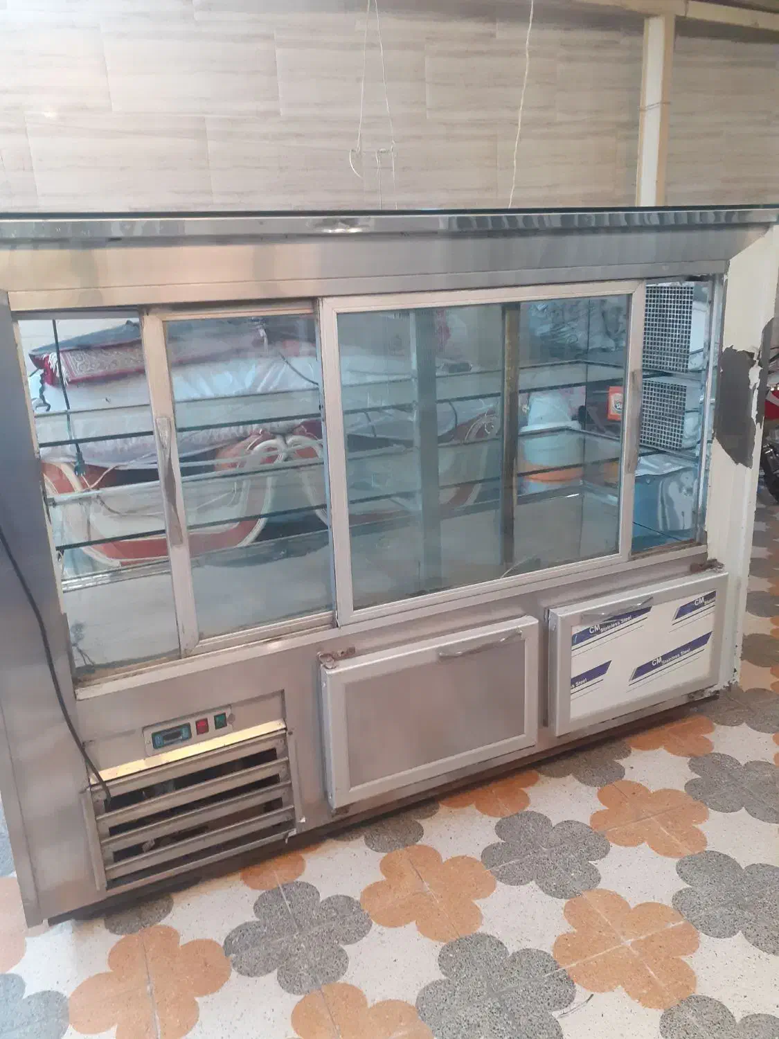 فروش فوری فوری بعلت جابجایی یخچال صنعتی بزرگ|کافیشاپ و رستوران|بندرعباس, |دیوار