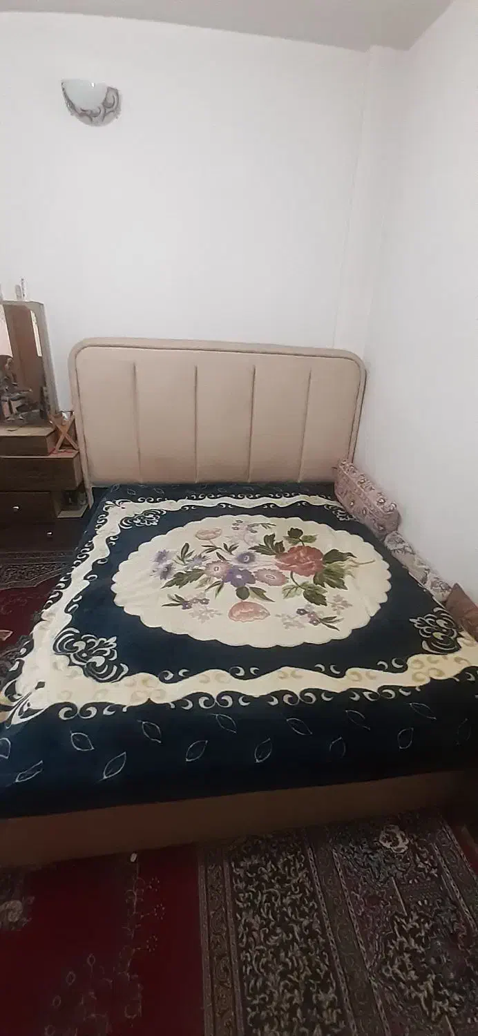 سرویس خواب و آینه|تخت و سرویس خواب|مبارکه, |دیوار