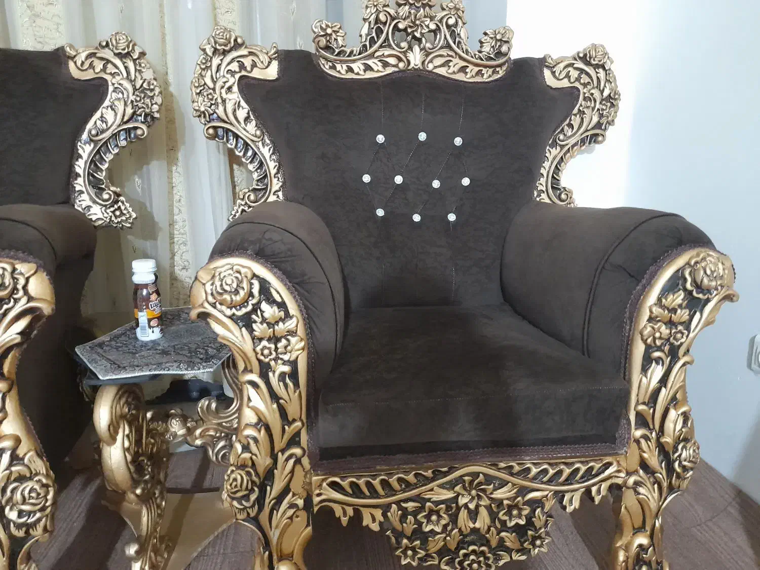 مبل ۷ نفری سالم و تمیز همراه عسلی ها بفروش میزسد|مبلمان خانگی و میز عسلی|خوانسار, |دیوار