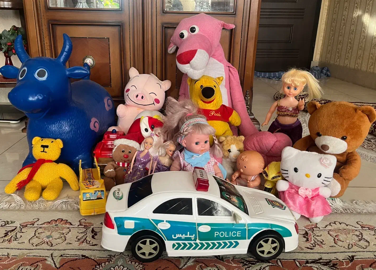 عروسک|اسباب‌بازی بچه|شیراز, میدان قائم|دیوار