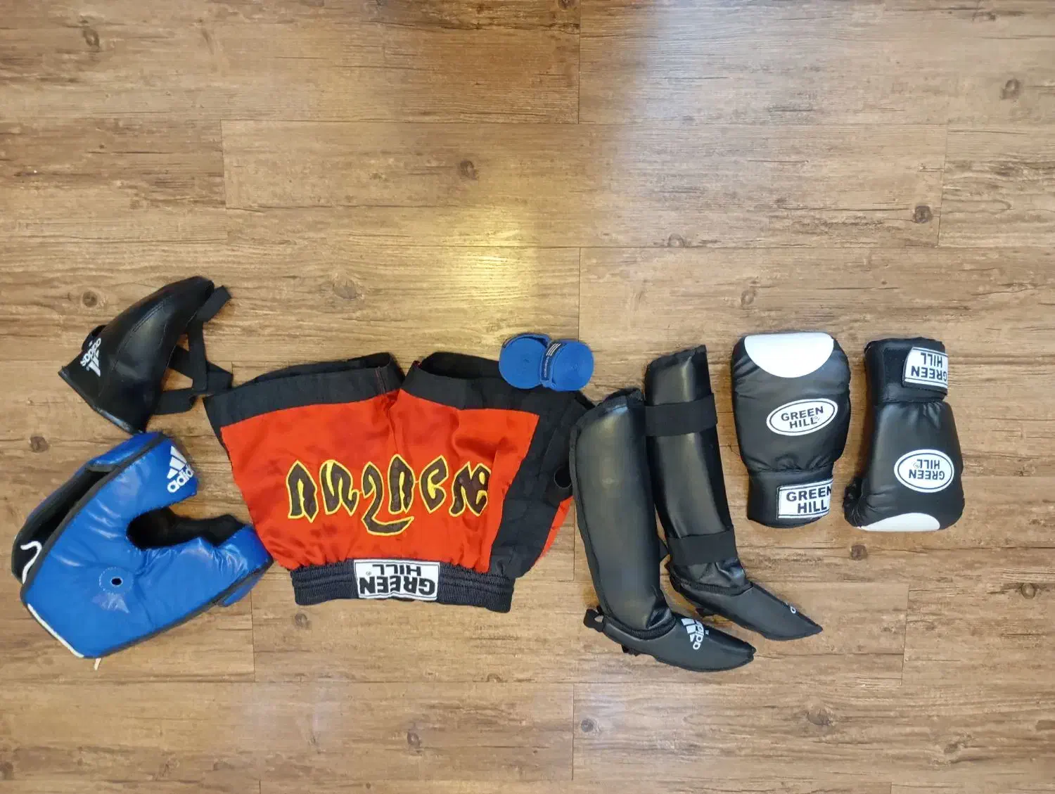 وسایل کیک بوکسینگ|تجهیزات ورزشی|فولادشهر, مسکن مهر فولادشهر|دیوار