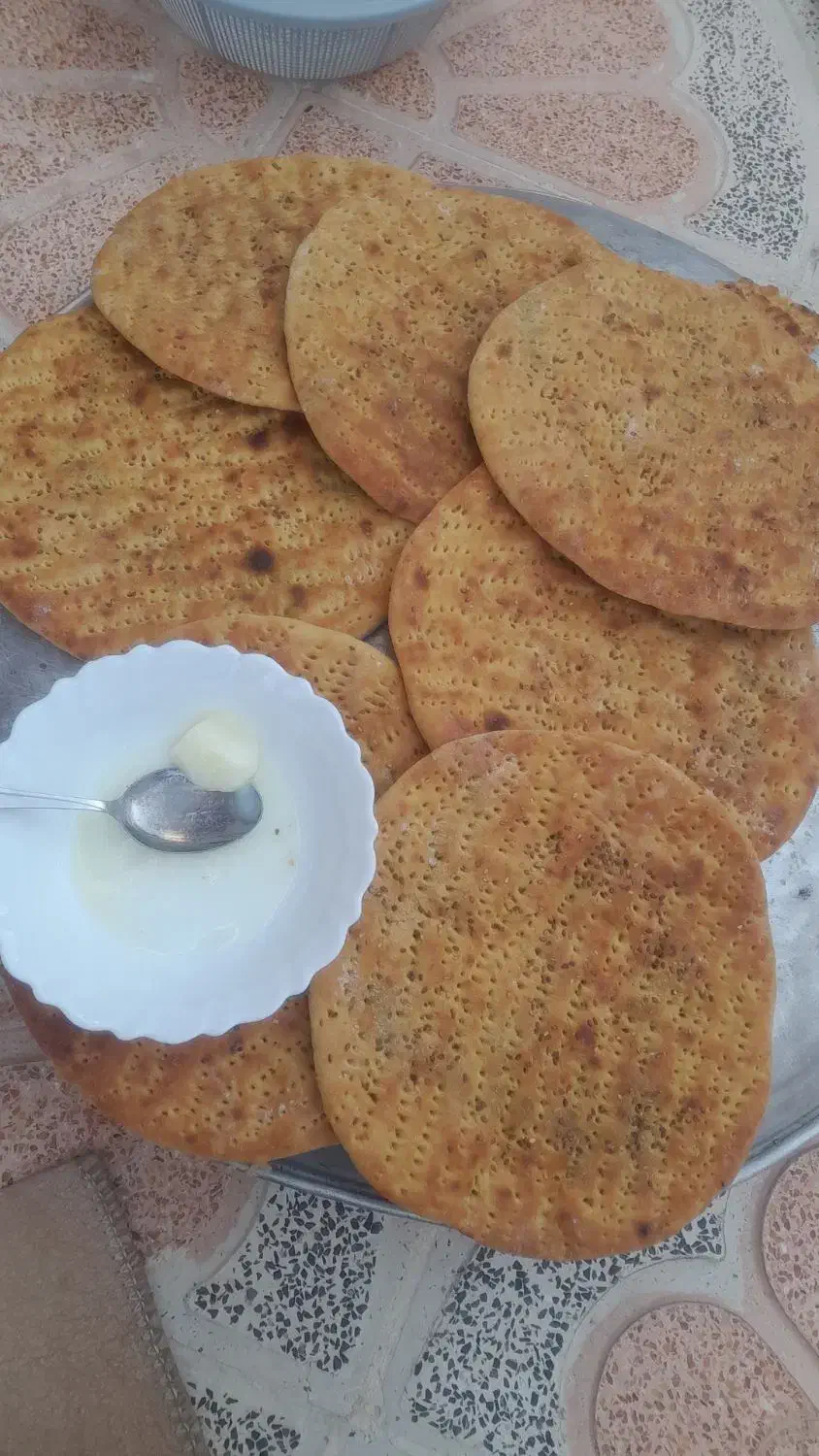 نون محلی گرده زرد و نون سنگک|خوردنی و آشامیدنی|لردگان, |دیوار