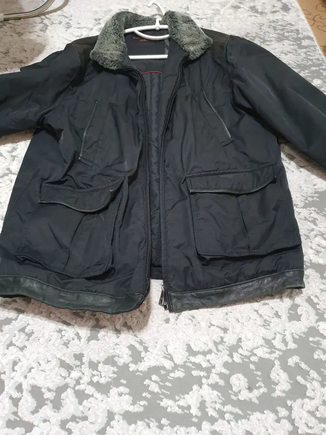 کاپشن|لباس|شاهینشهر, شهرک میلاد|دیوار