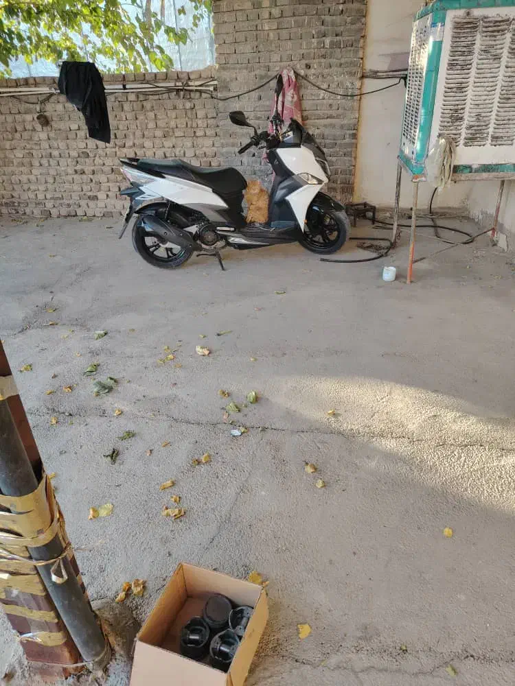 j200مدل1403|موتورسیکلت|خرم‌آباد, |دیوار