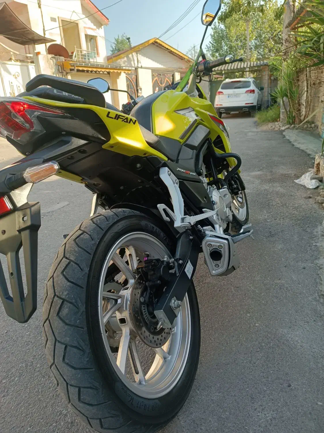 250 کیپس 7 تا کار|موتورسیکلت|رودسر, |دیوار