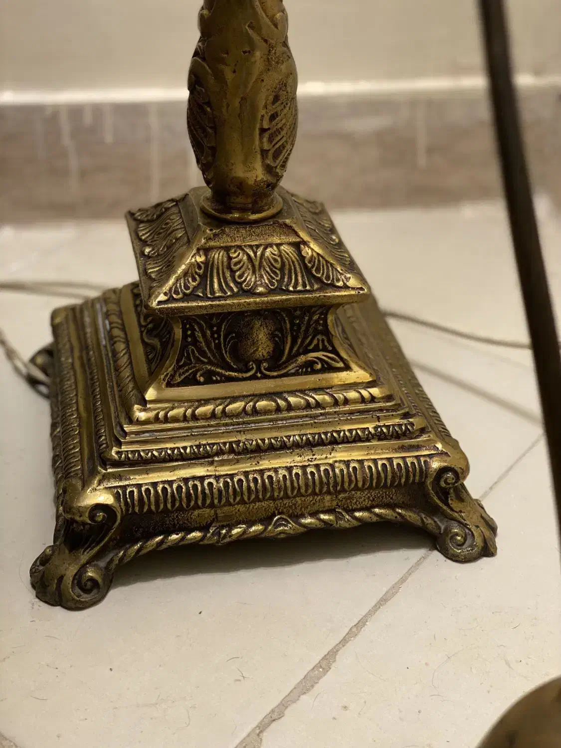 آباژور برنجی|چراغ خواب و آباژور|پرند, فاز ۲|دیوار