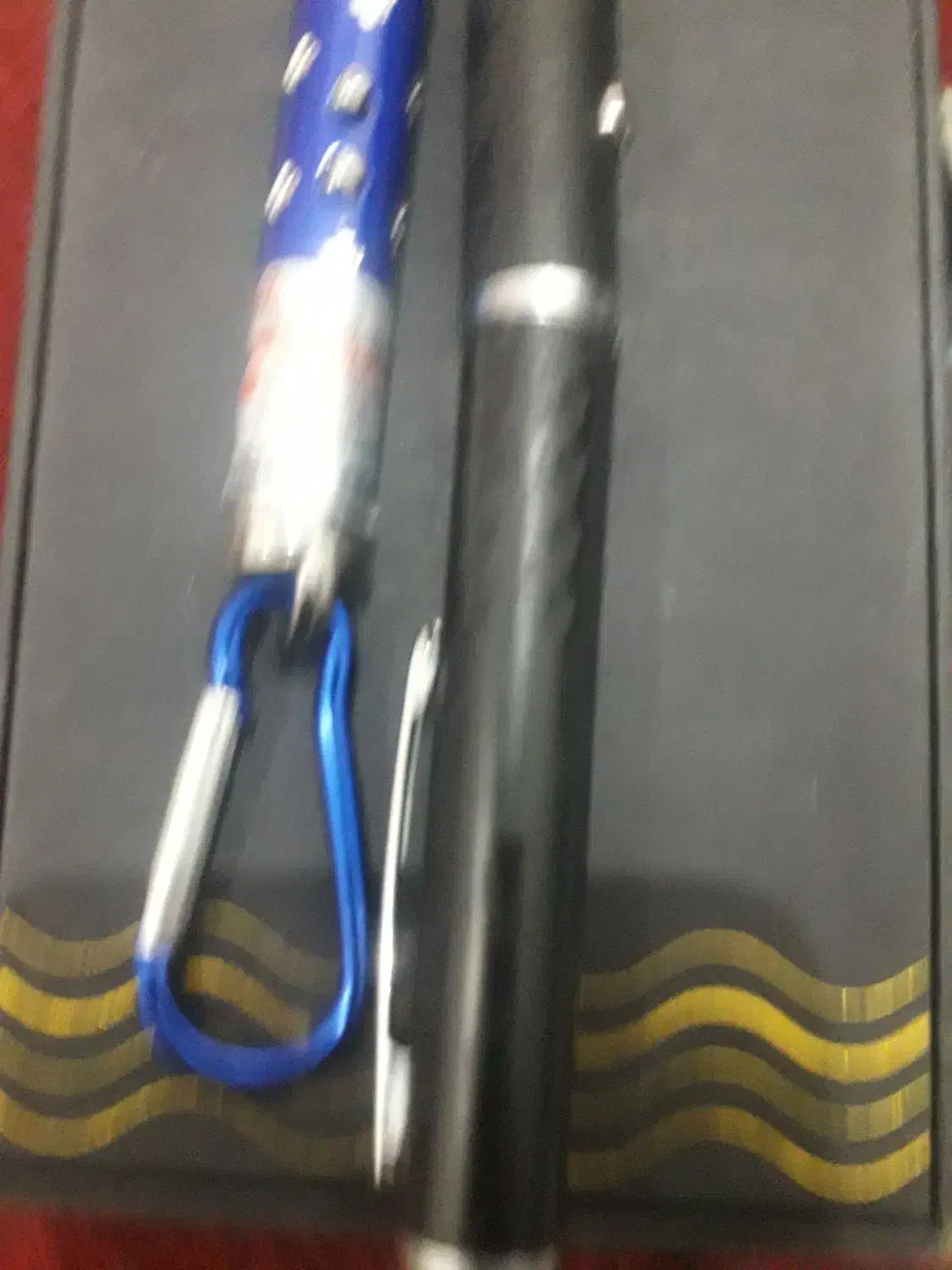 این نان یک قفل است ودو تا لیزر بزرگه 100 تومان|اسباببازی|سراوان, |دیوار