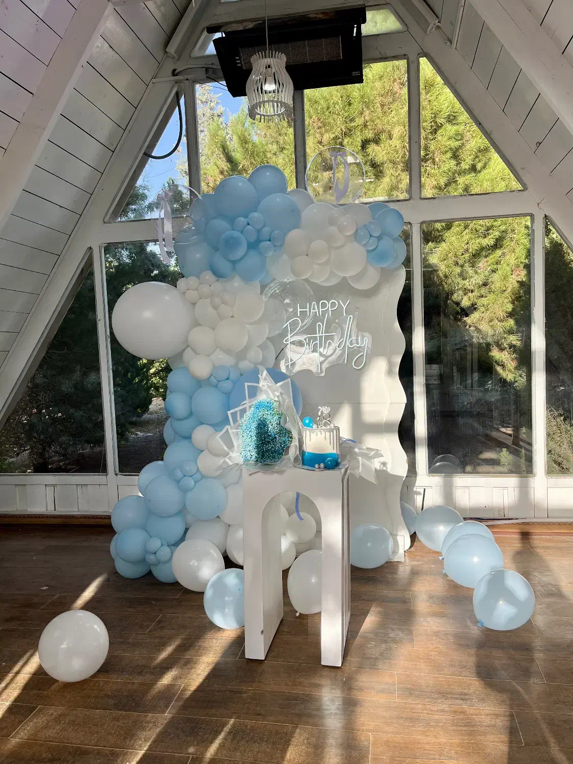 بادکنک‌آرایی/چیدمان دکور و میز پینترستی/اقسـ ـاط|خدمات پذیرایی، مراسم|کرمان, |دیوار