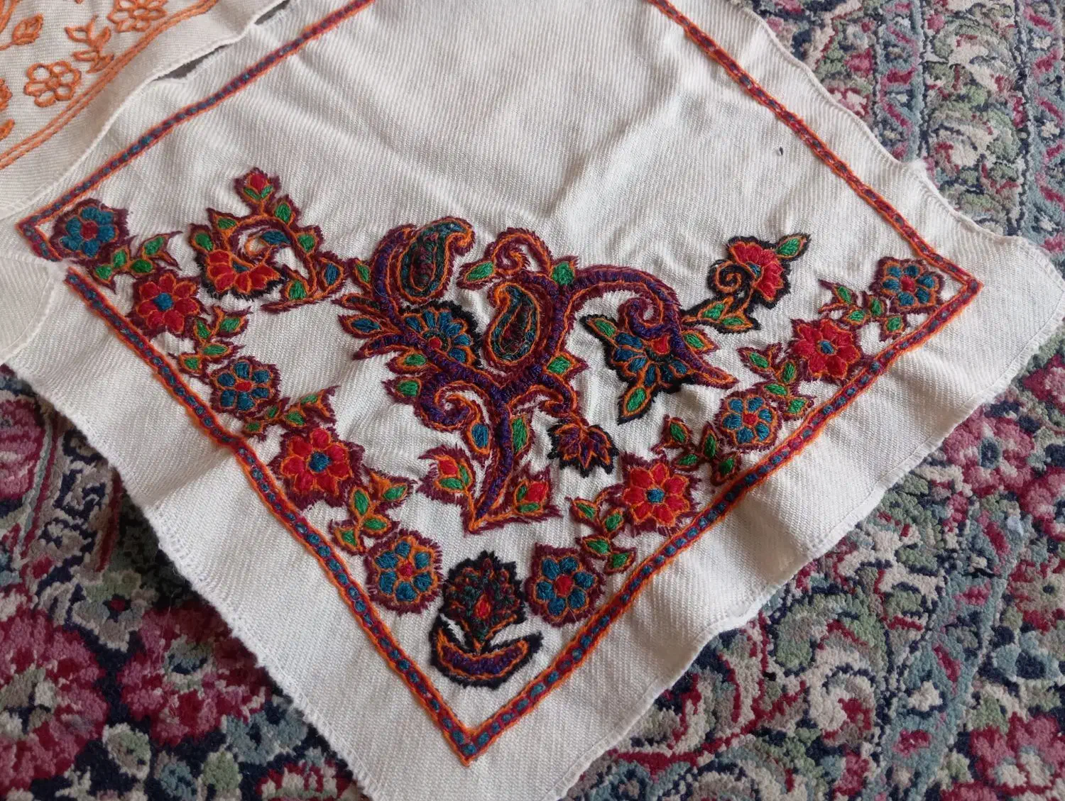 سه عدد پته نو همراه با نخ|کلکسیون و سرگرمی|زرند, |دیوار