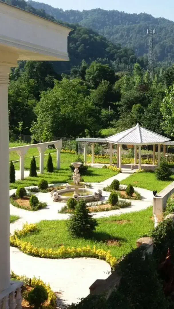 اجاره کاخ بزرگ باغ حیاط استخر دار بیلیارد 012|اجارهٔ کوتاه‌مدت ویلا و باغ|رشت, کوی مهر|دیوار