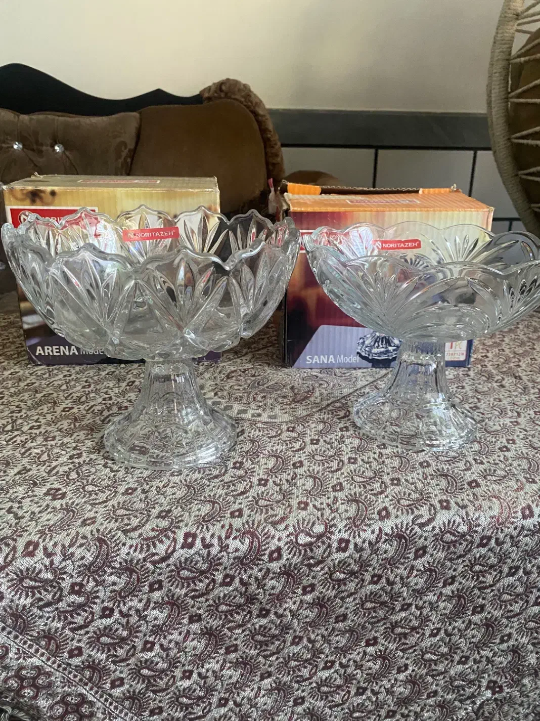 جا میوه ایی پایه دار|ظروف سرو و پذیرایی|کازرون, |دیوار