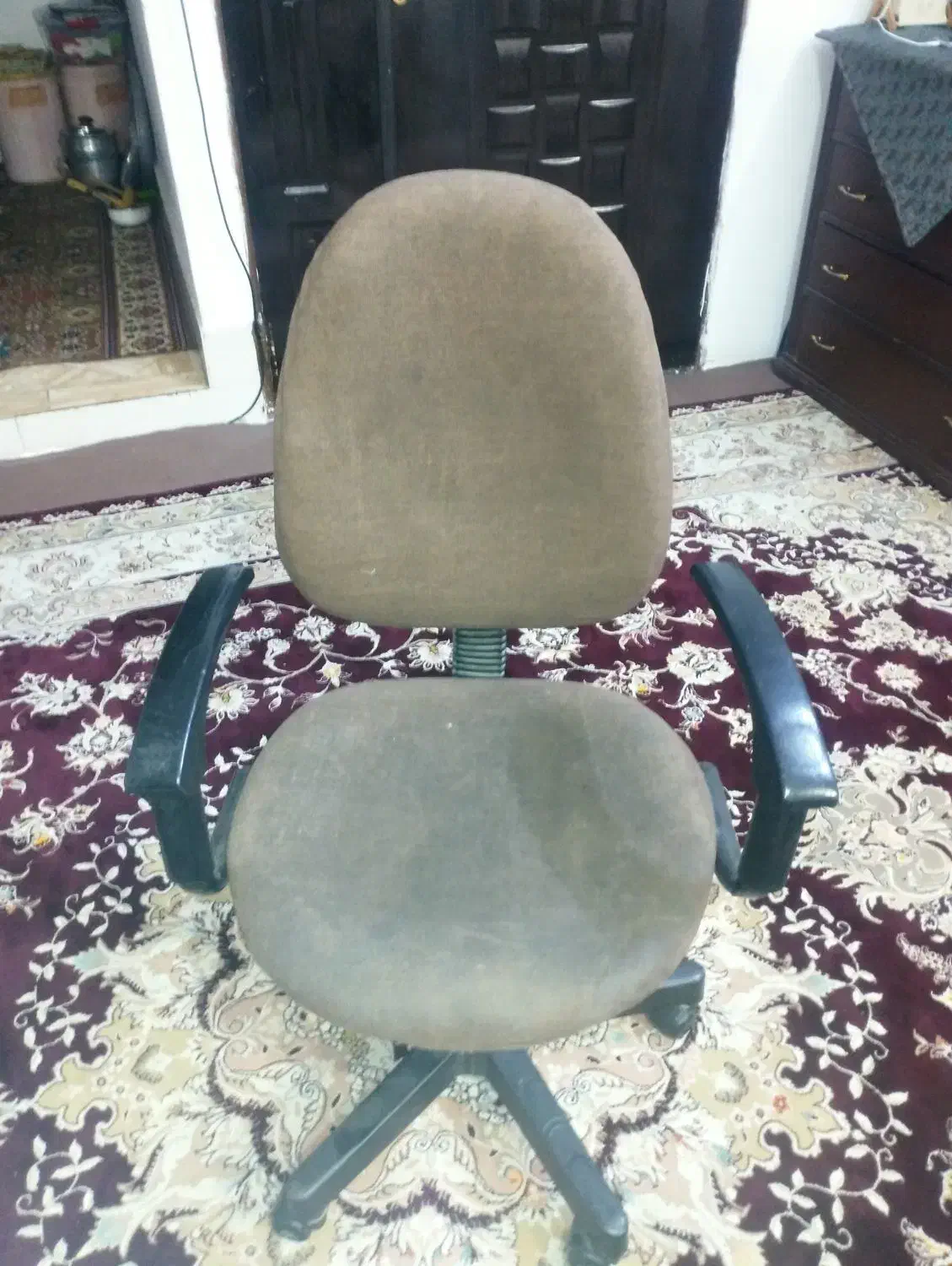 صندلی گردان|صندلی و نیمکت|مشهد, بهمن|دیوار