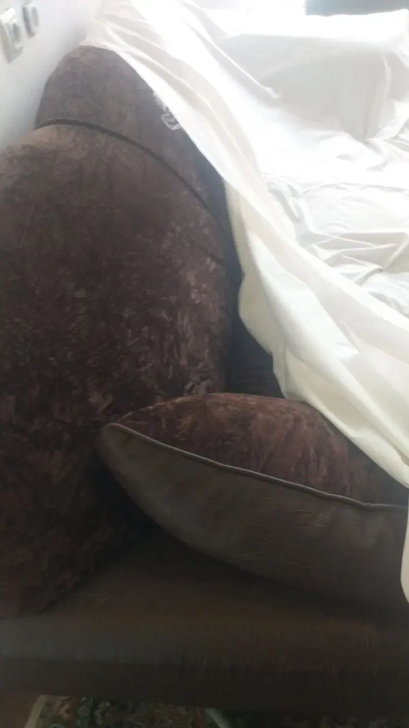 مبل ۷نفره چرم ومخمل درجه ۱|مبلمان خانگی و میز عسلی|شیراز, باغ تخت|دیوار