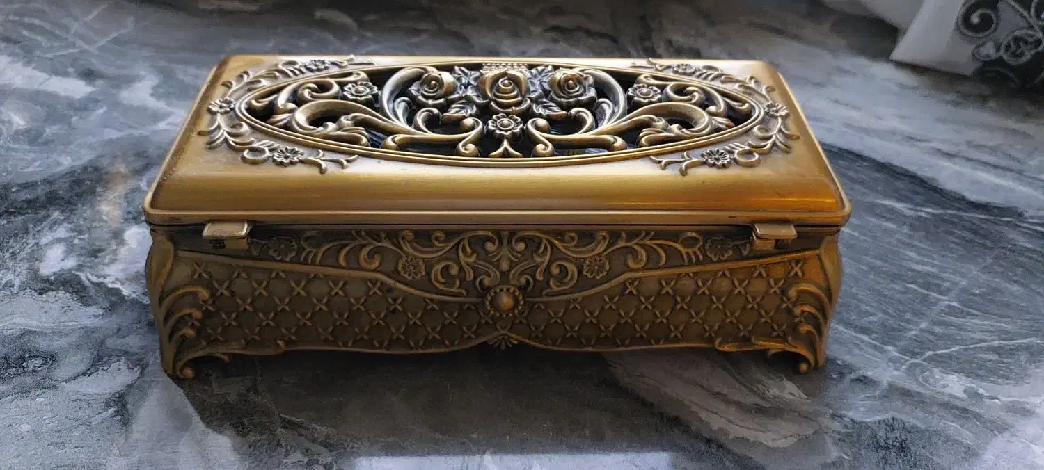 جعبه فلزی آنتیک|کلکسیون اشیاء عتیقه|تهران, شهر زیبا|دیوار