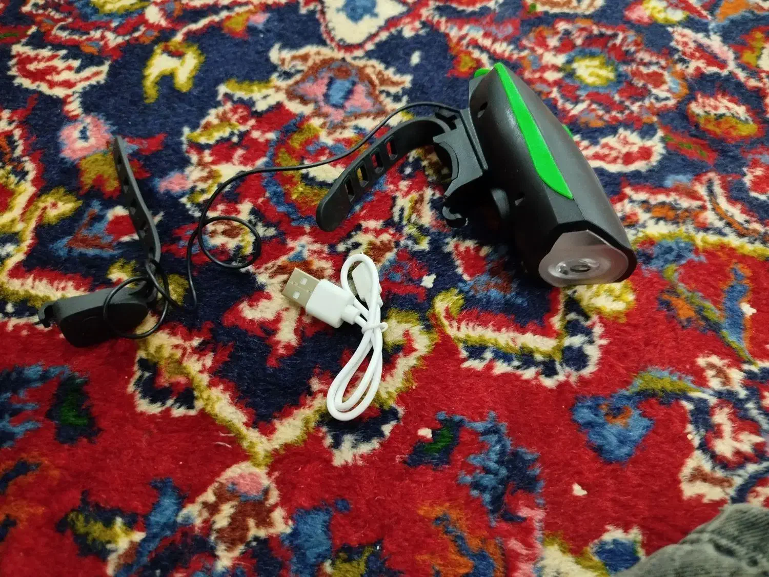 چراغ قوه و بوق دوچرخه|دوچرخه، اسکیت، اسکوتر|میانه, |دیوار