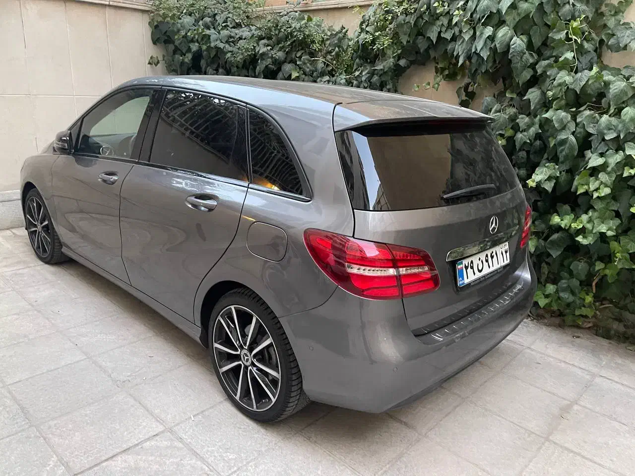 شیشه دودی انواع خودرو ایرانی خارجی (درمحل شما)|خدمات موتور و ماشین|اصفهان, احمدآباد|دیوار