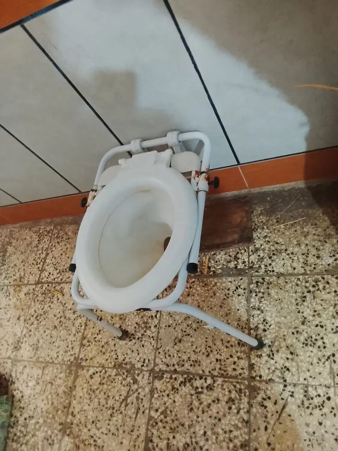 توالت فرنگی تمیز|لوازم سرویس بهداشتی|آزادشهر, |دیوار