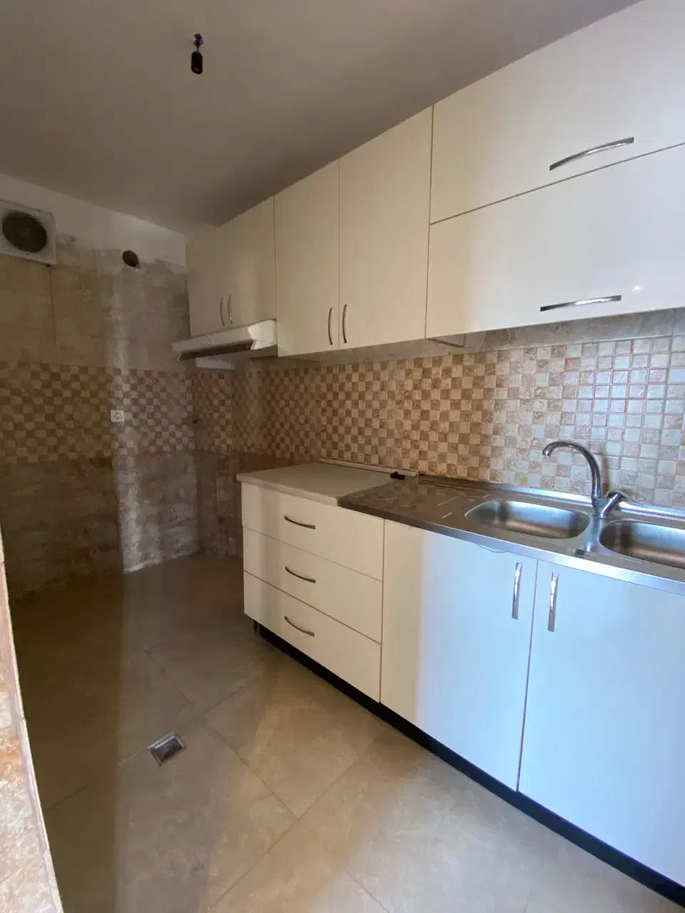 آپارتمان ۱۷۰ متری تک واحدی - سه نبش طبقه دوم|فروش آپارتمان|بابلسر, |دیوار