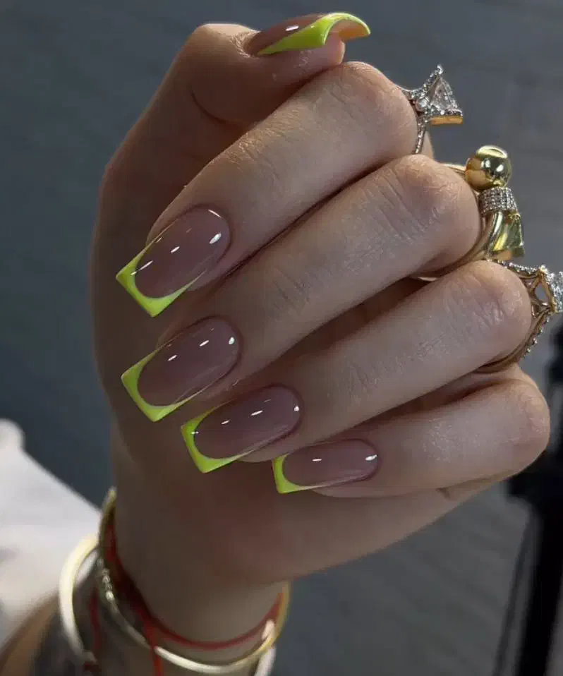 کاشت ناخن|خدمات آرایشگری و زیبایی|رفسنجان, |دیوار