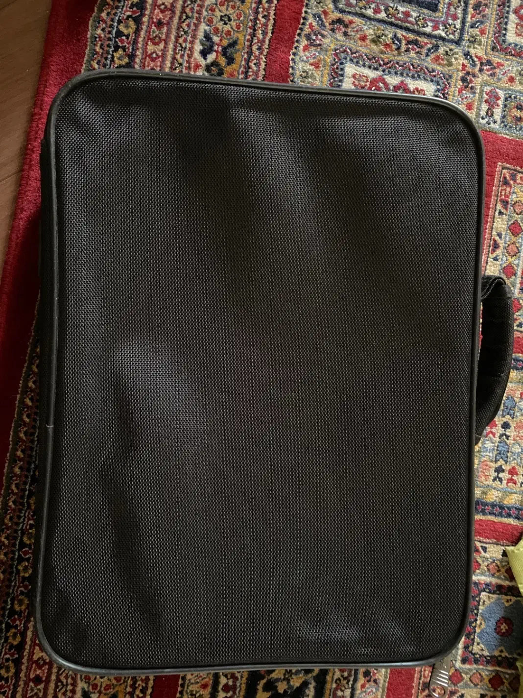 کیف دستی سالم مشکی|کیف، کفش، کمربند|رشت, منظریه|دیوار