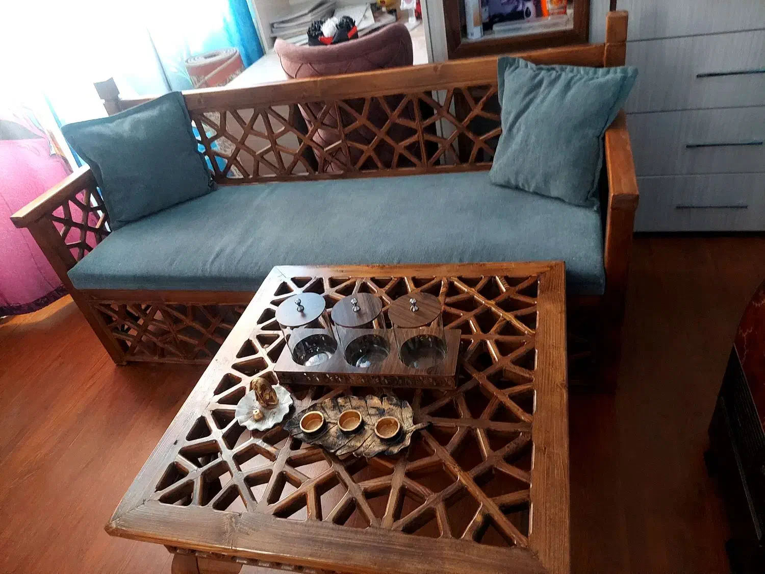 نیمکت سنتی|صندلی و نیمکت|اسکو, |دیوار