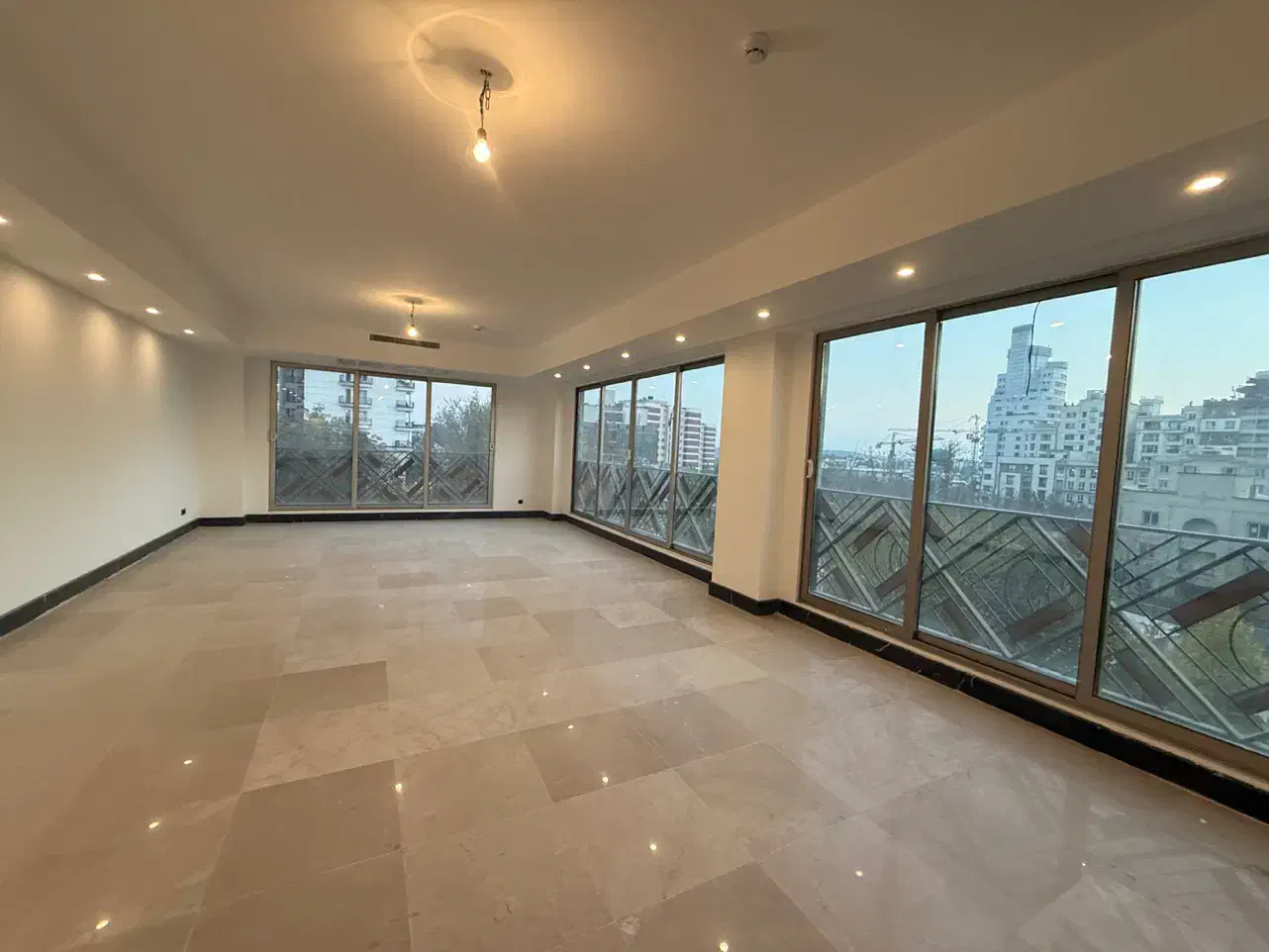 برج باغ.آپارتمان.۳۰۰ متری.۴ خواب.ازگل|اجارهٔ آپارتمان|تهران, ازگل|دیوار