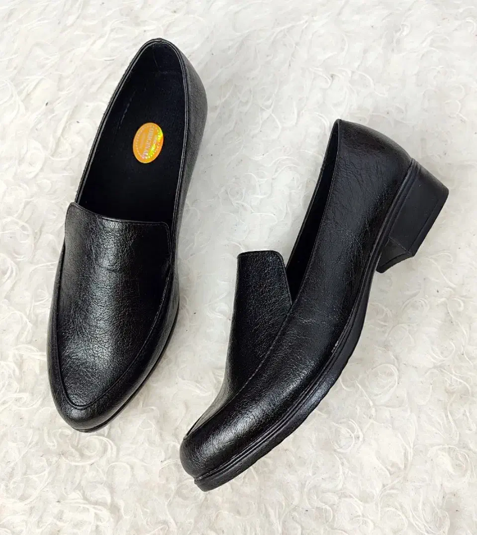 کفش کالج و نیم بوت زنانه|کیف، کفش، کمربند|بیرجند, |دیوار