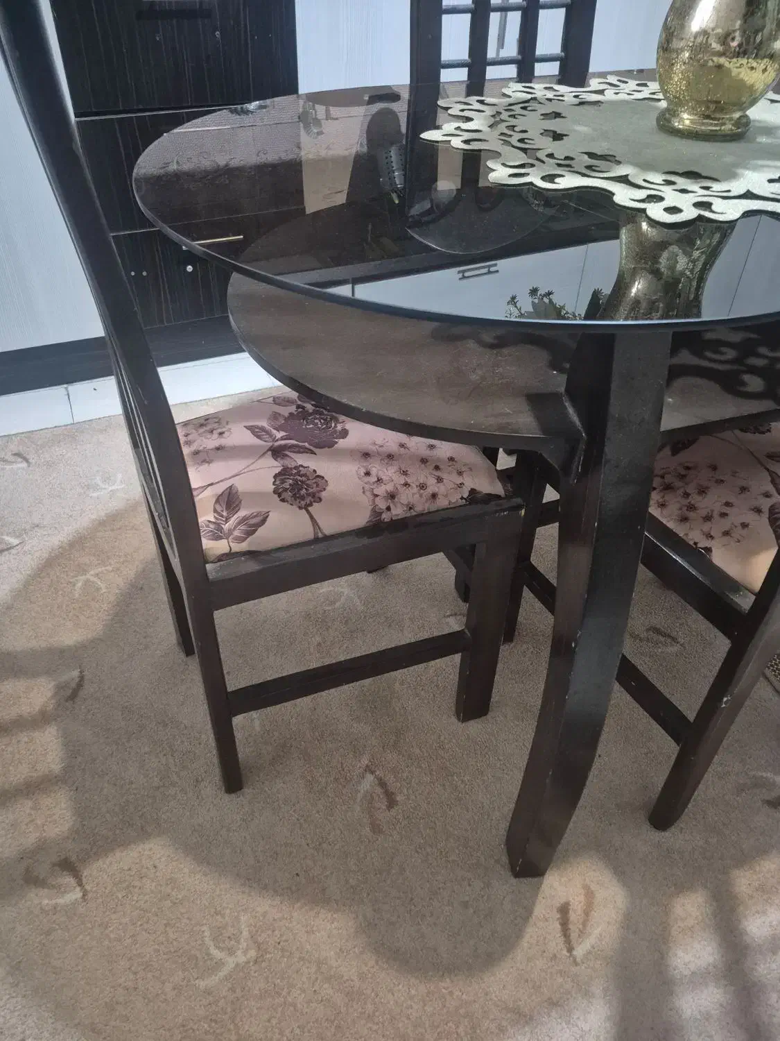 ناهار خوری ۴نفره چوب|میز و صندلی غذاخوری|مشهد, الهیه|دیوار