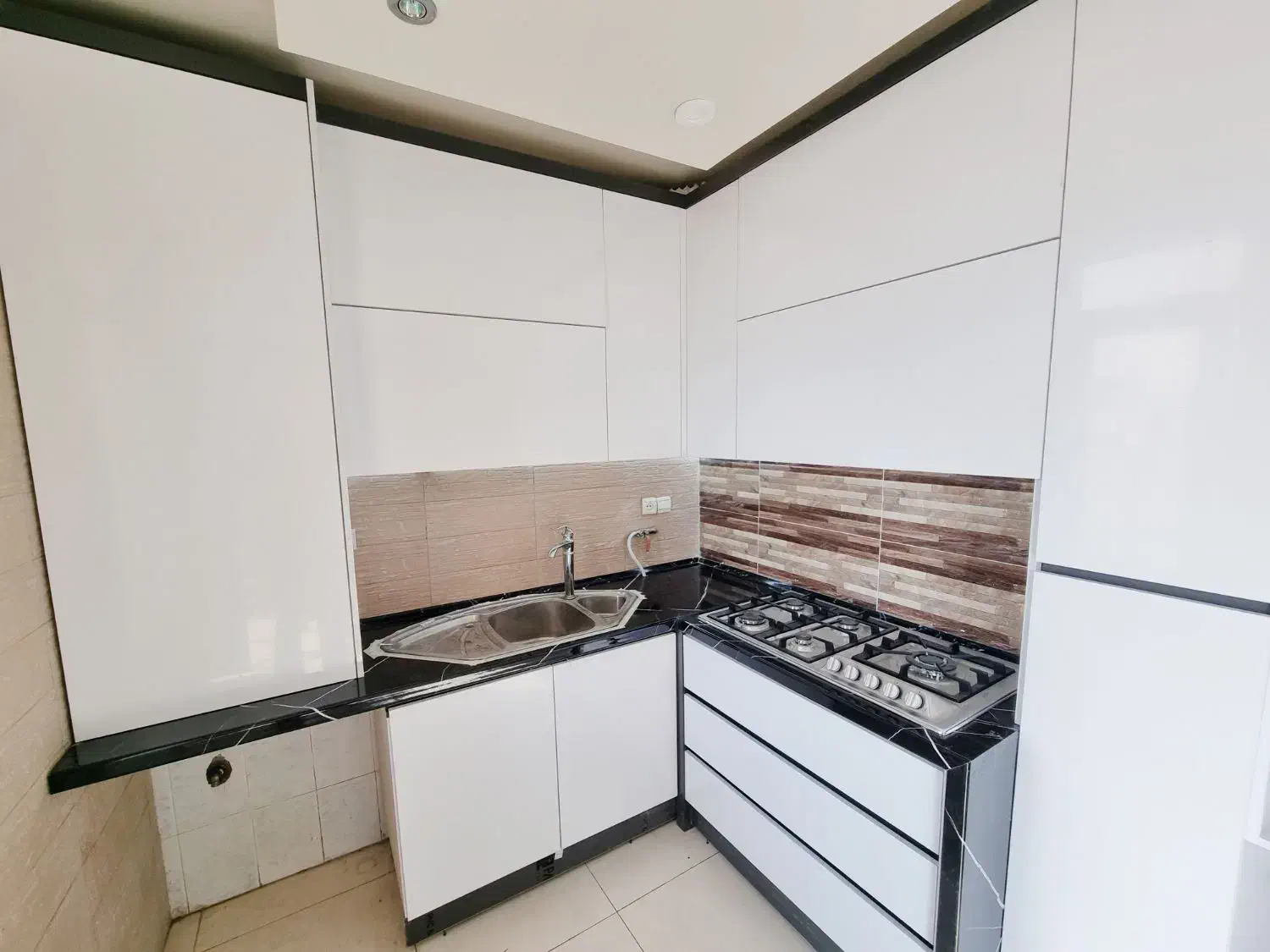 هفت تیر بهارشمالی ۸۵ متر دو خواب با امکانات