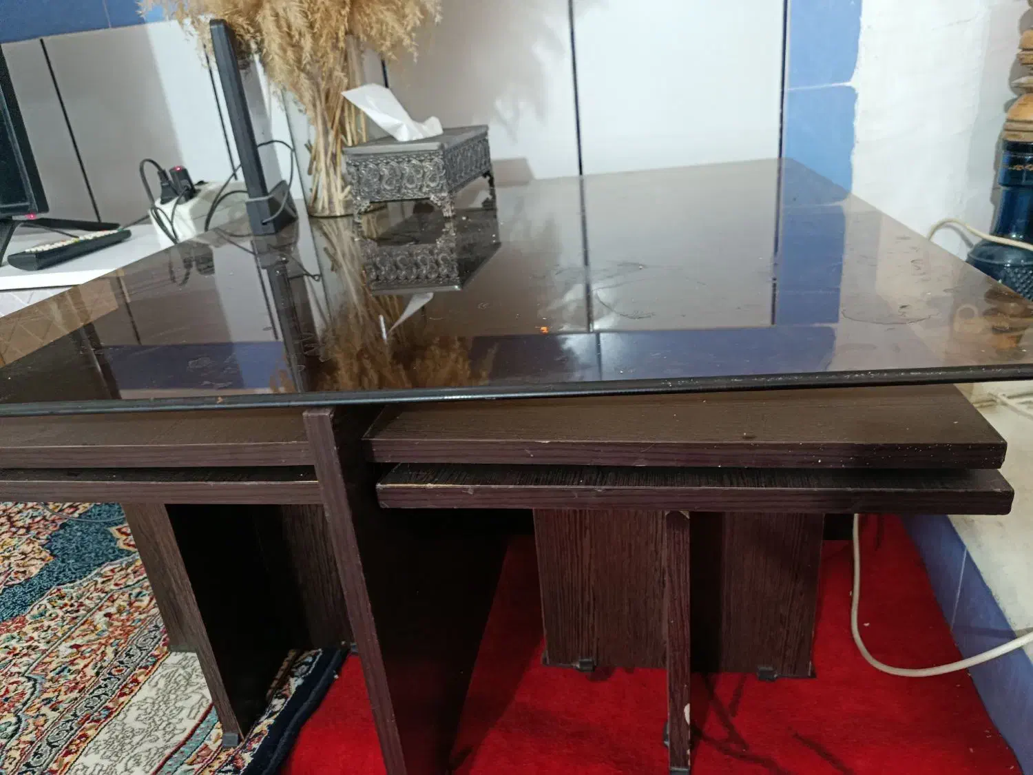 میز عسلی با چهار تا پایه در حد نو|مبلمان خانگی و میز عسلی|خرم‌آباد, |دیوار