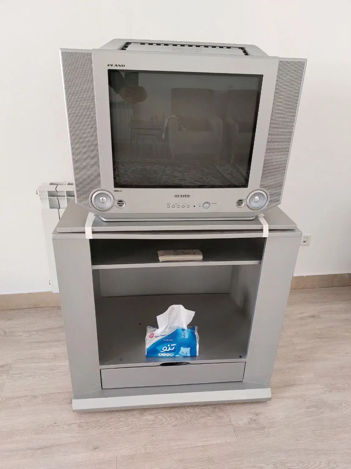 تلویزیون رنگی قدیمی ۲۱|تلویزیون و پروژکتور|سنندج, |دیوار