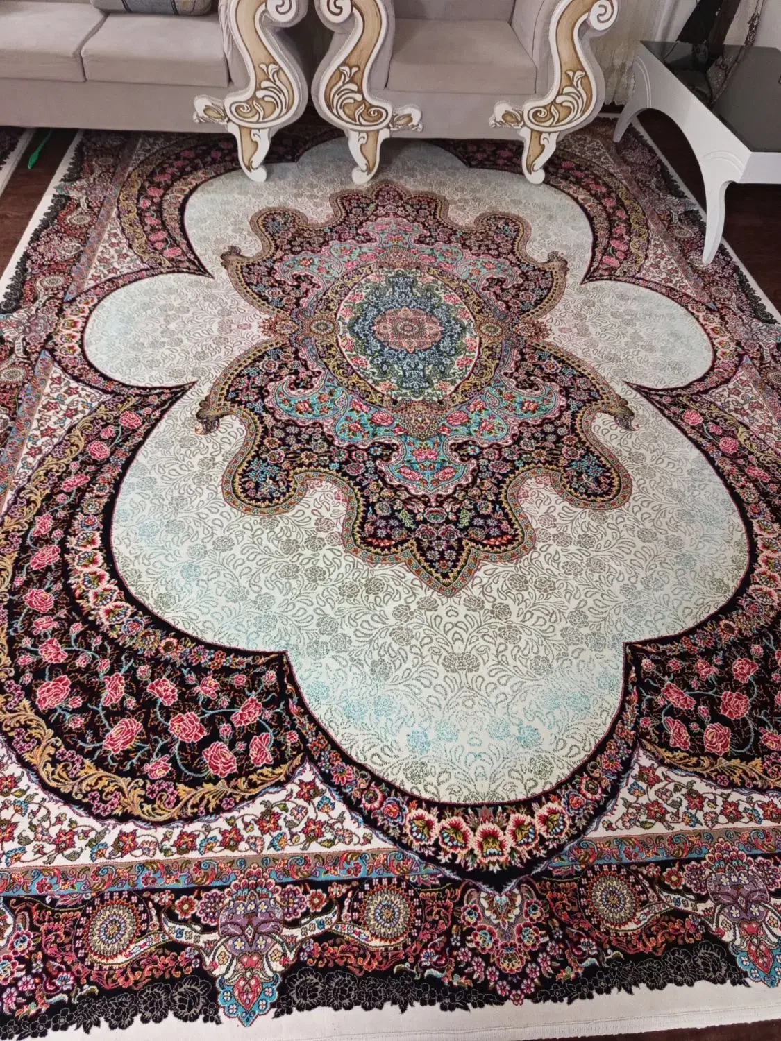 فرش ۹ متری در حد نو بدون هیچ خرابی|فرش|اراک, |دیوار