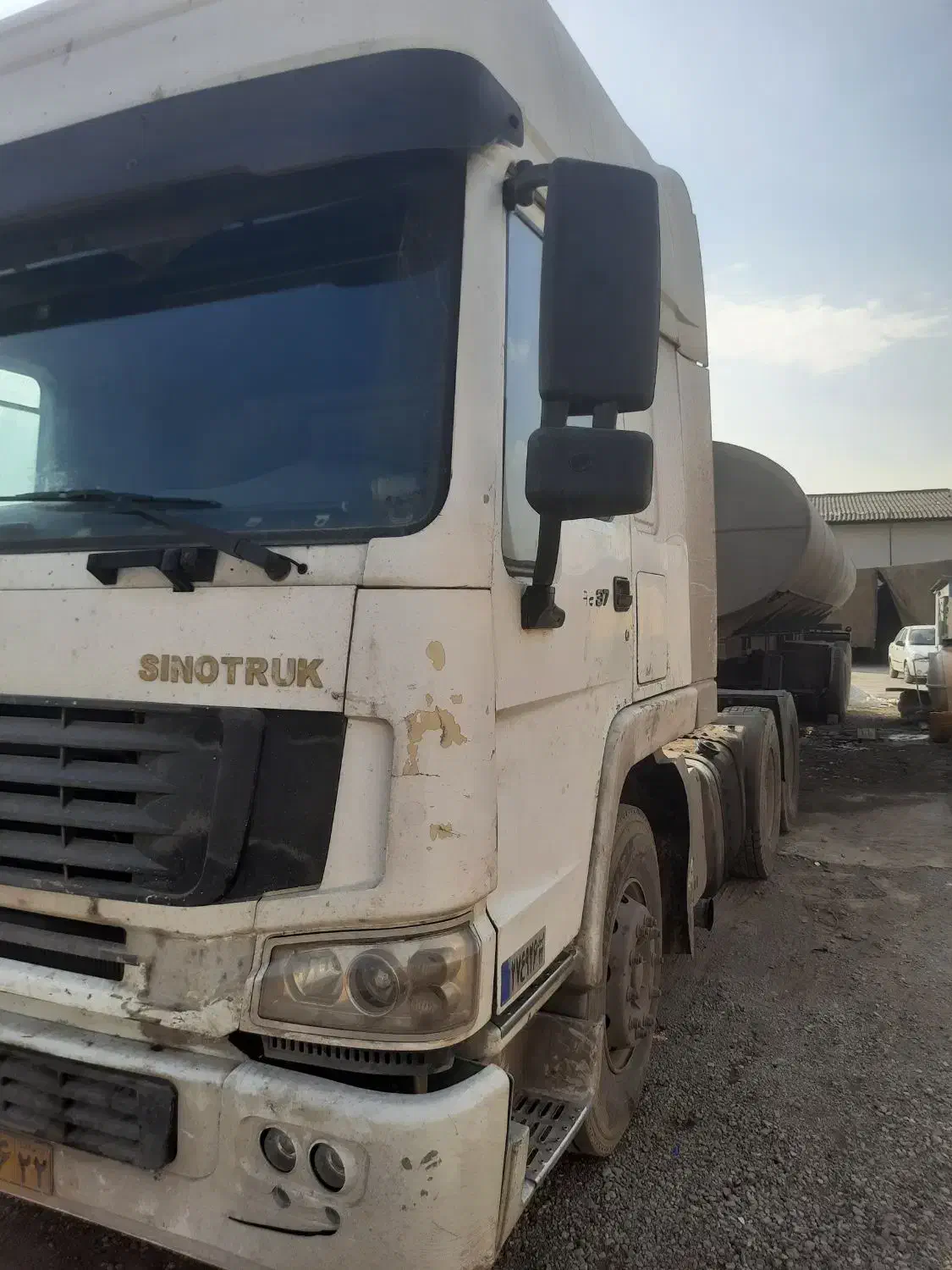 راننده پایه یک جهت کاربا تریلی قیرکش هوو و ماک|استخدام حمل و نقل|چهاردانگه (تهران), |دیوار