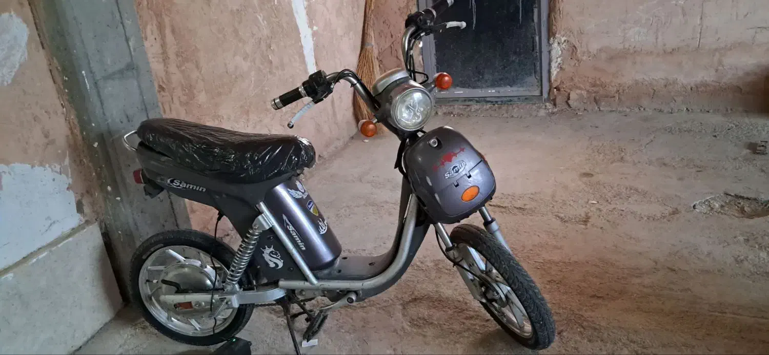 موتوربرقی|موتورسیکلت|اسفراین, |دیوار