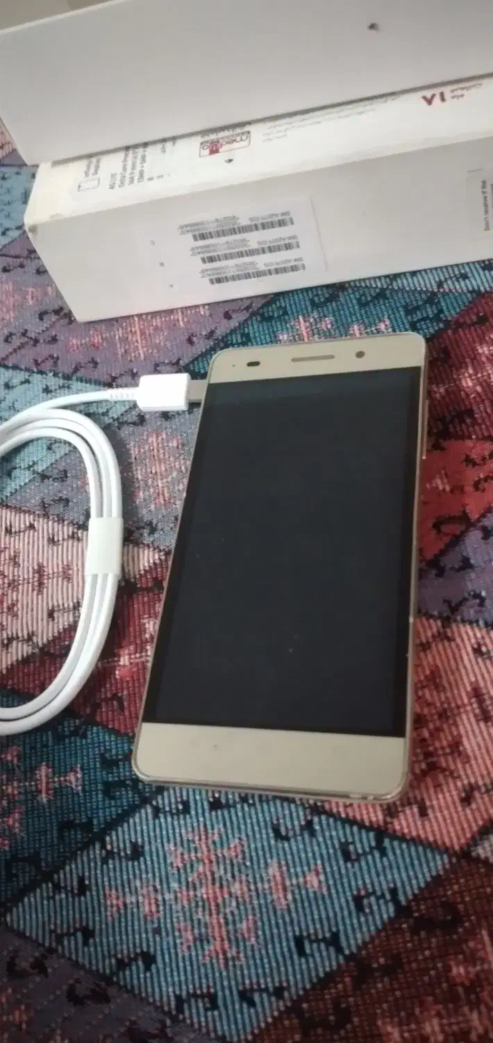 با کارتن و شارژر فقط باتری میخاد|موبایل|تهران, شهرک ولیعصر شمالی|دیوار