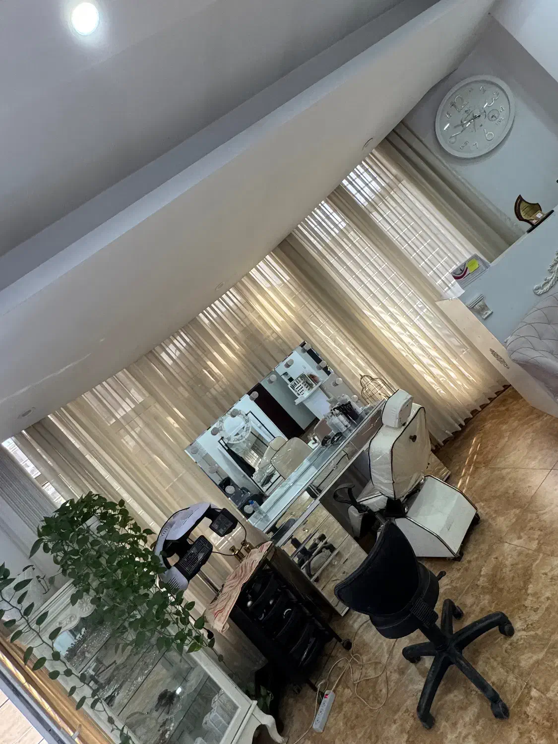 پرده، مبل ۴ نفره، صندلی اوپن بوفه کانتر|مبلمان خانگی و میز عسلی|گرمدره, |دیوار