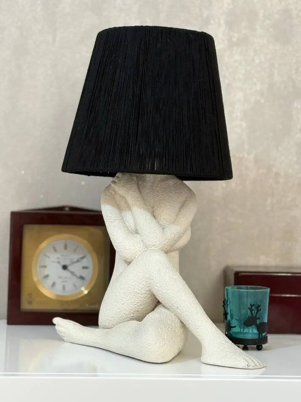 اباژور دختر نشسته|لوستر و چراغ آویز|رشت, چله خانه|دیوار