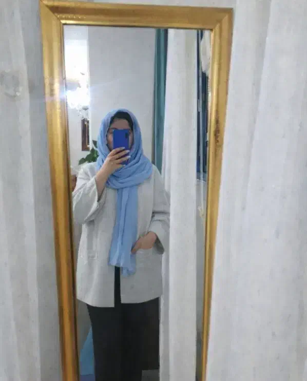 مانتو|لباس|شیراز, میرزاکوچک خان|دیوار