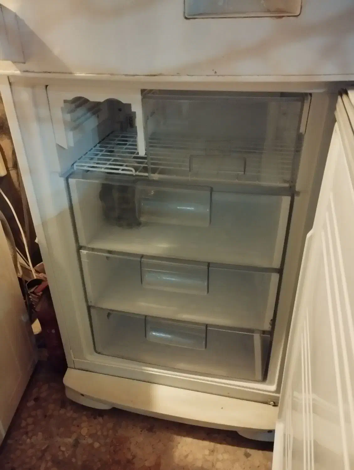 یخچال فریزر|یخچال و فریزر|رباط‌کریم, پیغمبر|دیوار