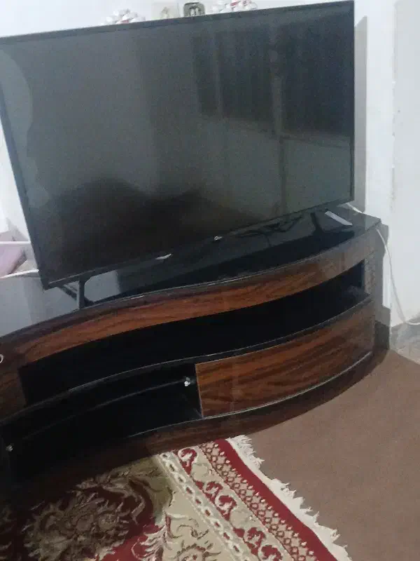 درحدنو|تلویزیون و پروژکتور|راین, |دیوار