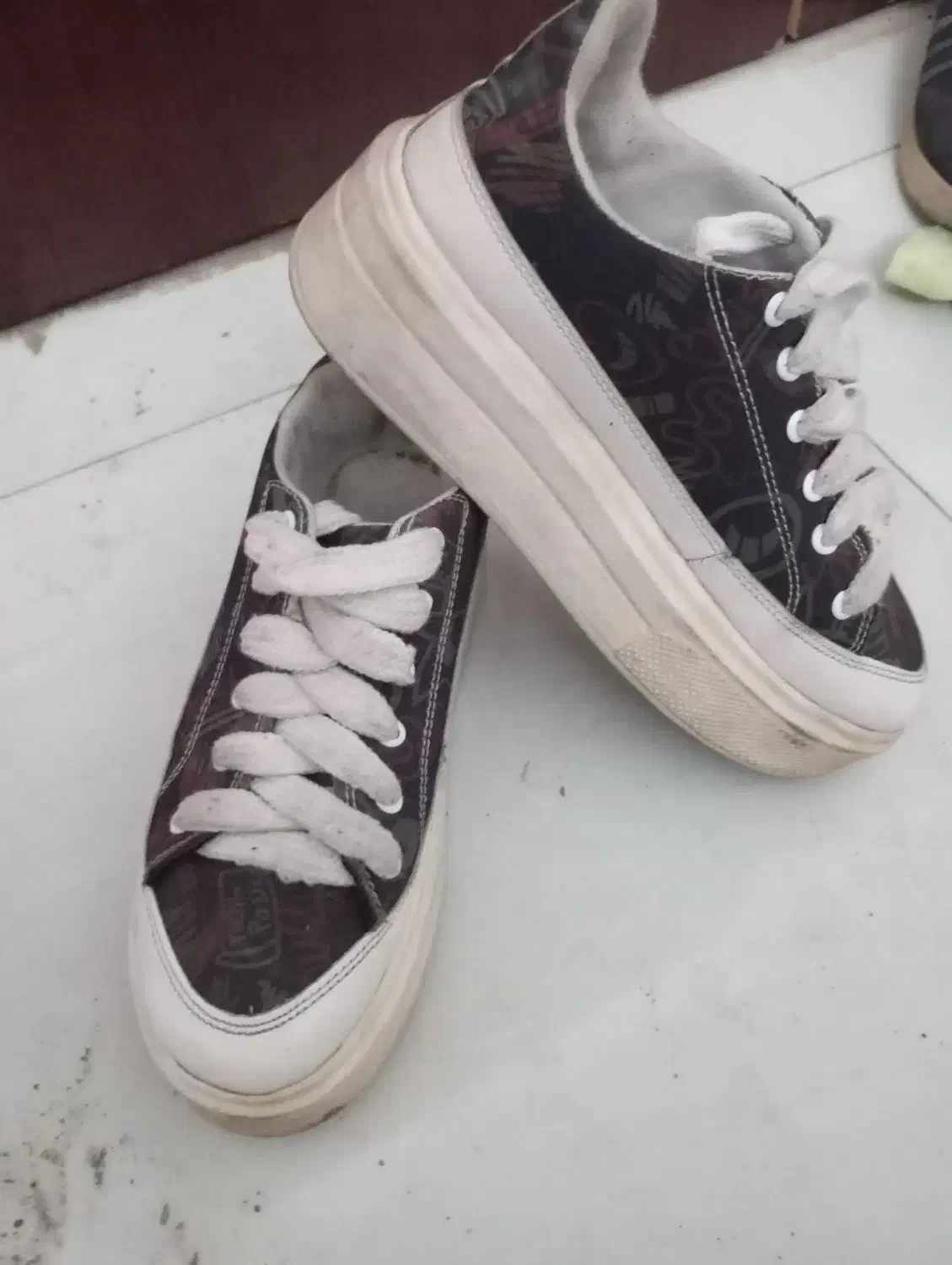 کتانی زنانه دخترانه|کیف، کفش، کمربند|پاکدشت, پاکدشت (مامازند)|دیوار