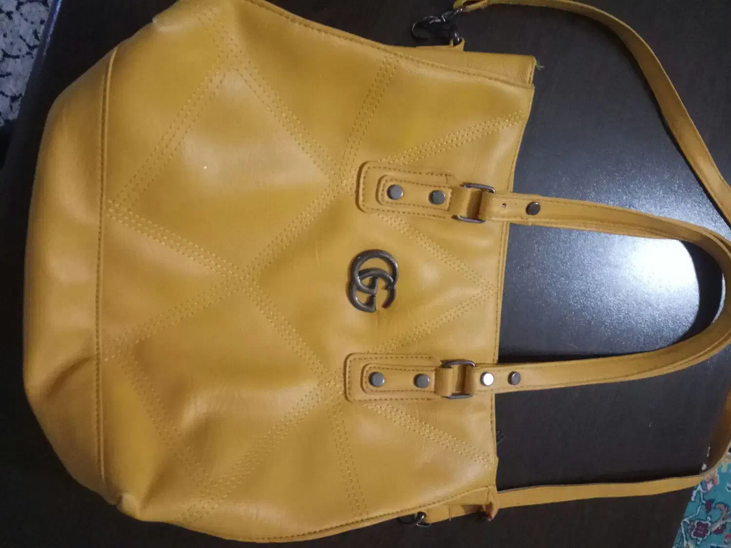 کیف|کیف، کفش، کمربند|اندیشه, اندیشه فاز ۴|دیوار