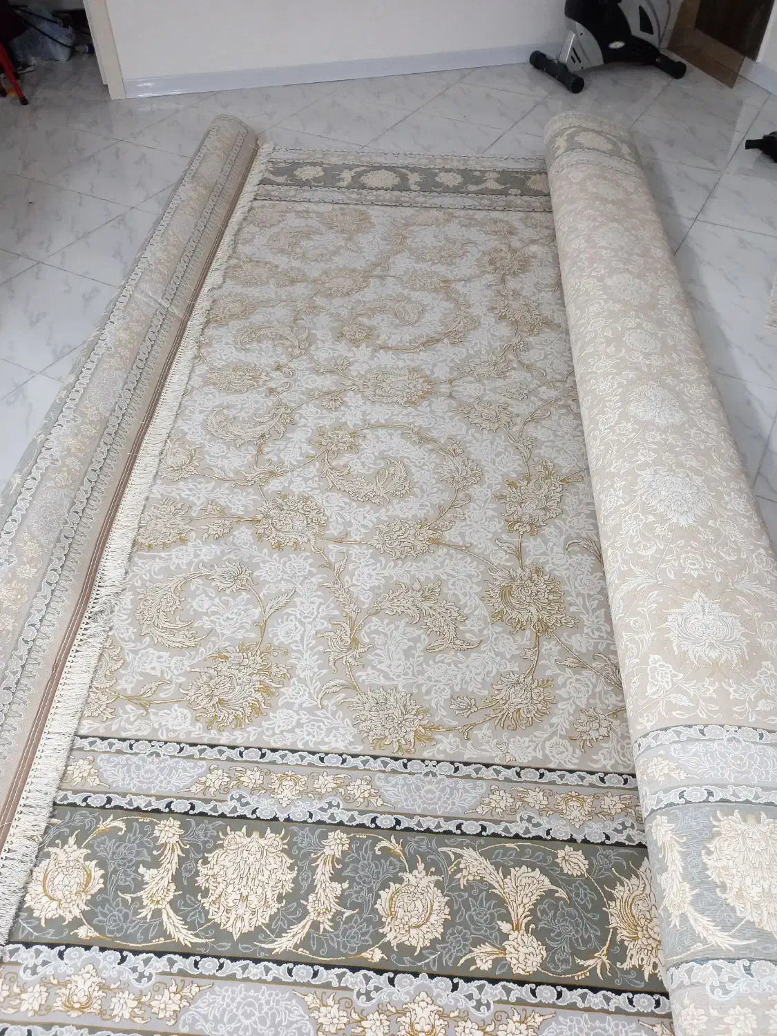 فرش|فرش|فردیس, فرامرزیه|دیوار