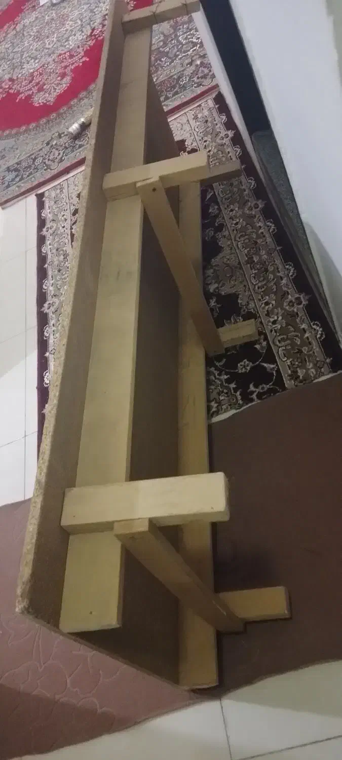 کفی تخت|تخت و سرویس خواب|گلبهار, شهر جدید گلبهار|دیوار